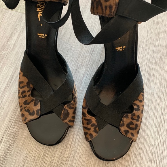 Cheetah print peep toe heels - Picture 2 of 7